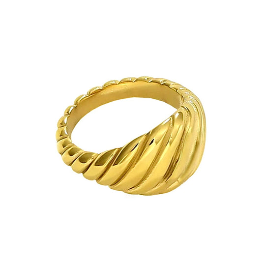 Gedraaide gouden ring.